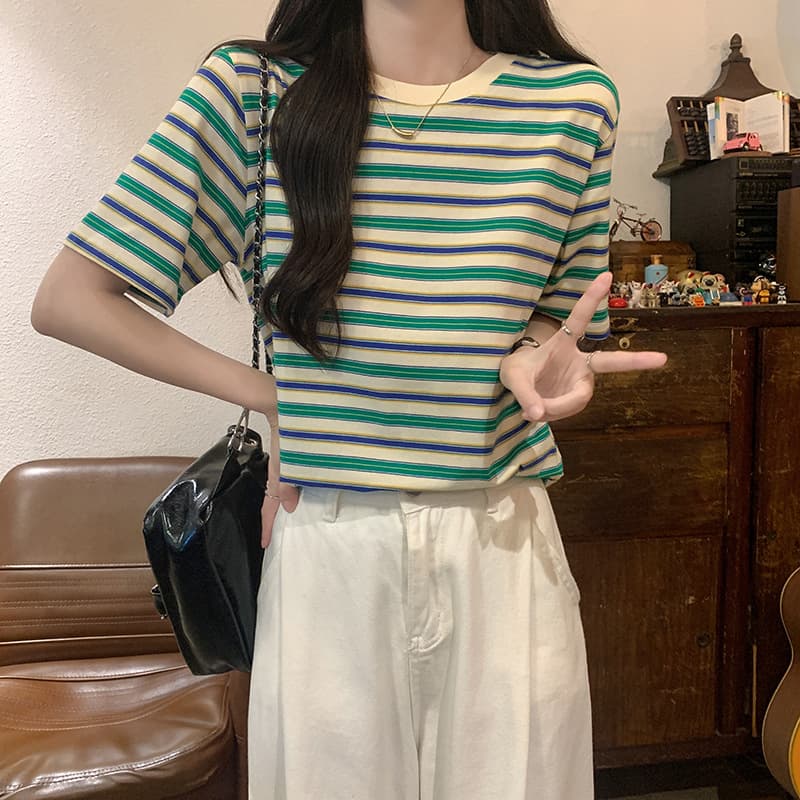 2025 New Summer Style, Age-Reducing American Retro Hong Kong Style Chic Rainbow Striped Right Shoulder Short-Sleeved T-Shirt Top