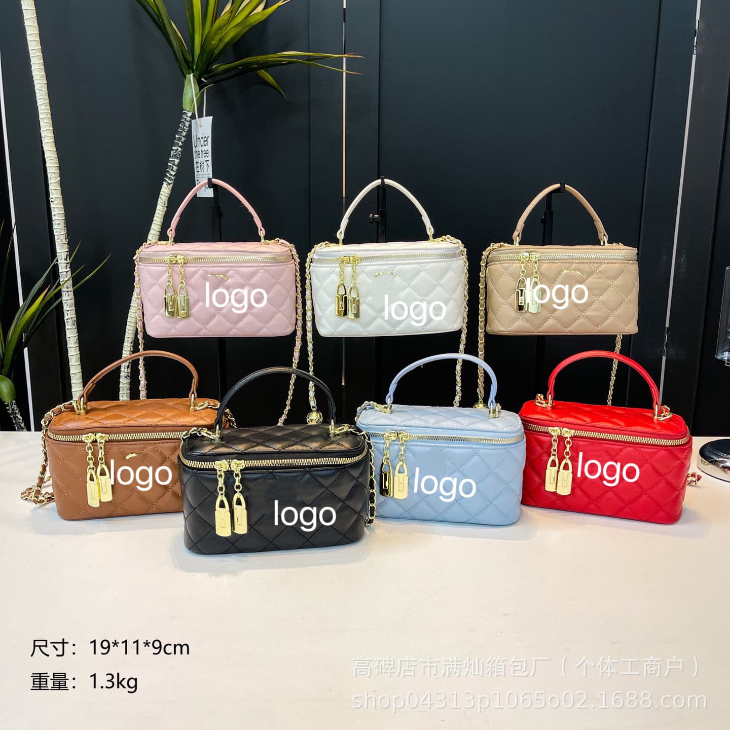 2025 Cross-border Foreign Trade Little Fragrance Style Popular Cosmetic Bag Handheld Diamond Quilted Chain Bag Versatile Box Shoulder Crossbody Bag