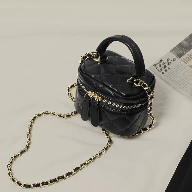 2026 New Women's Diamond Cosmetic Bag Small Fresh Chain Small Square Bag Shoulder Bag Handbag Wholesale