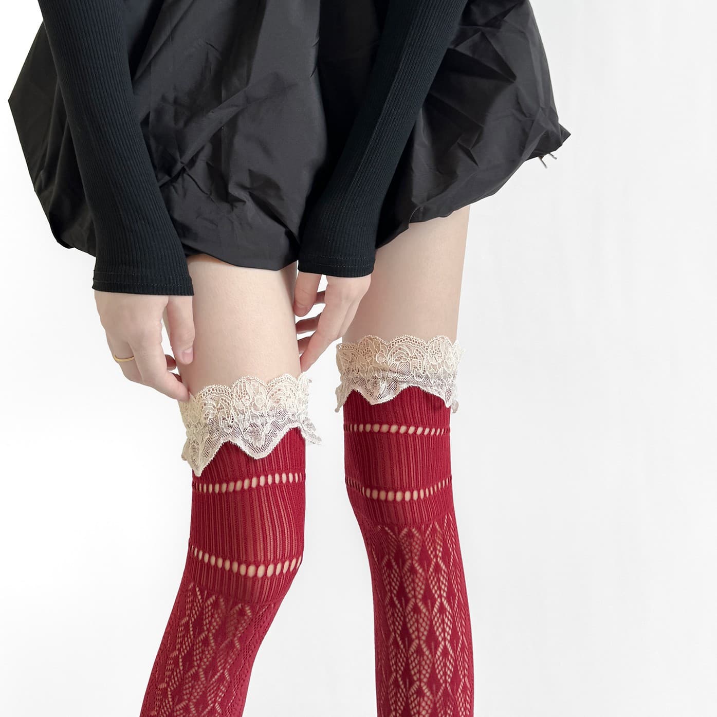 Japanese-style retro lace trim hollow diamond grid over-the-knee socks for women, summer thin JK leg-enhancing socks, scrunch calf socks.