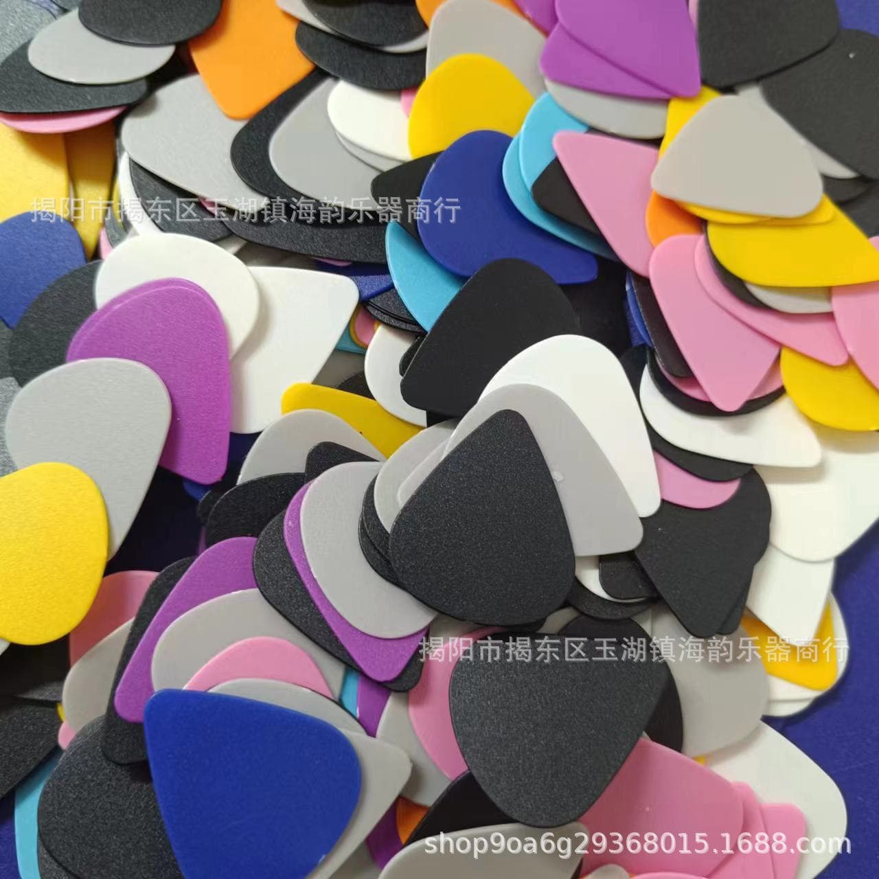 ABS Matte Guitar Picks, Glossy Picks, Heart-Shaped Colorful Picks, Bulk Orders with Custom Colors Available