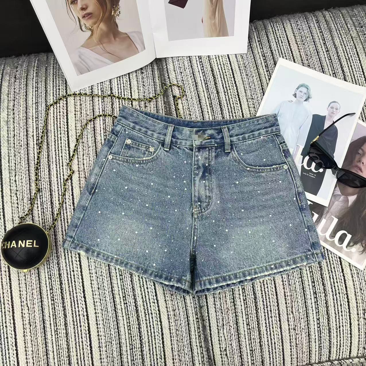 Nanyou Women's Clothing 2026 Summer New Rhinestone-Embellished Three-Quarter Denim Shorts, Sexy High-Waisted Slimming A-Line Hot Pants