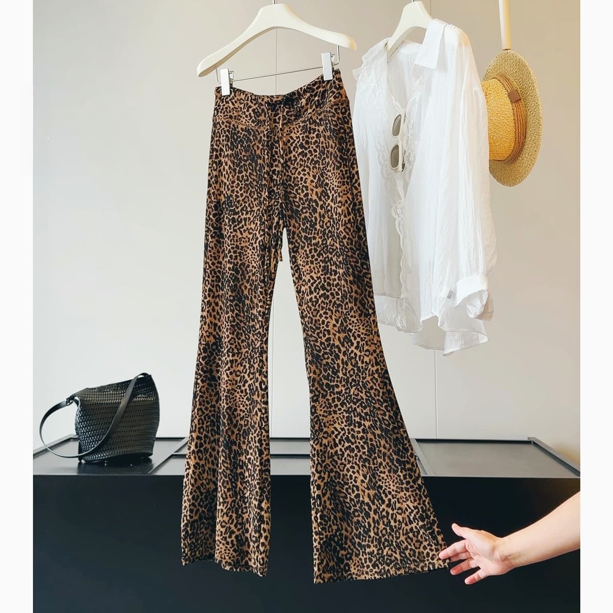 Retro leopard print casual boot-cut trousers for women in summer new style high-waisted slimming western-style slim hot girl wide-leg floor-length trousers