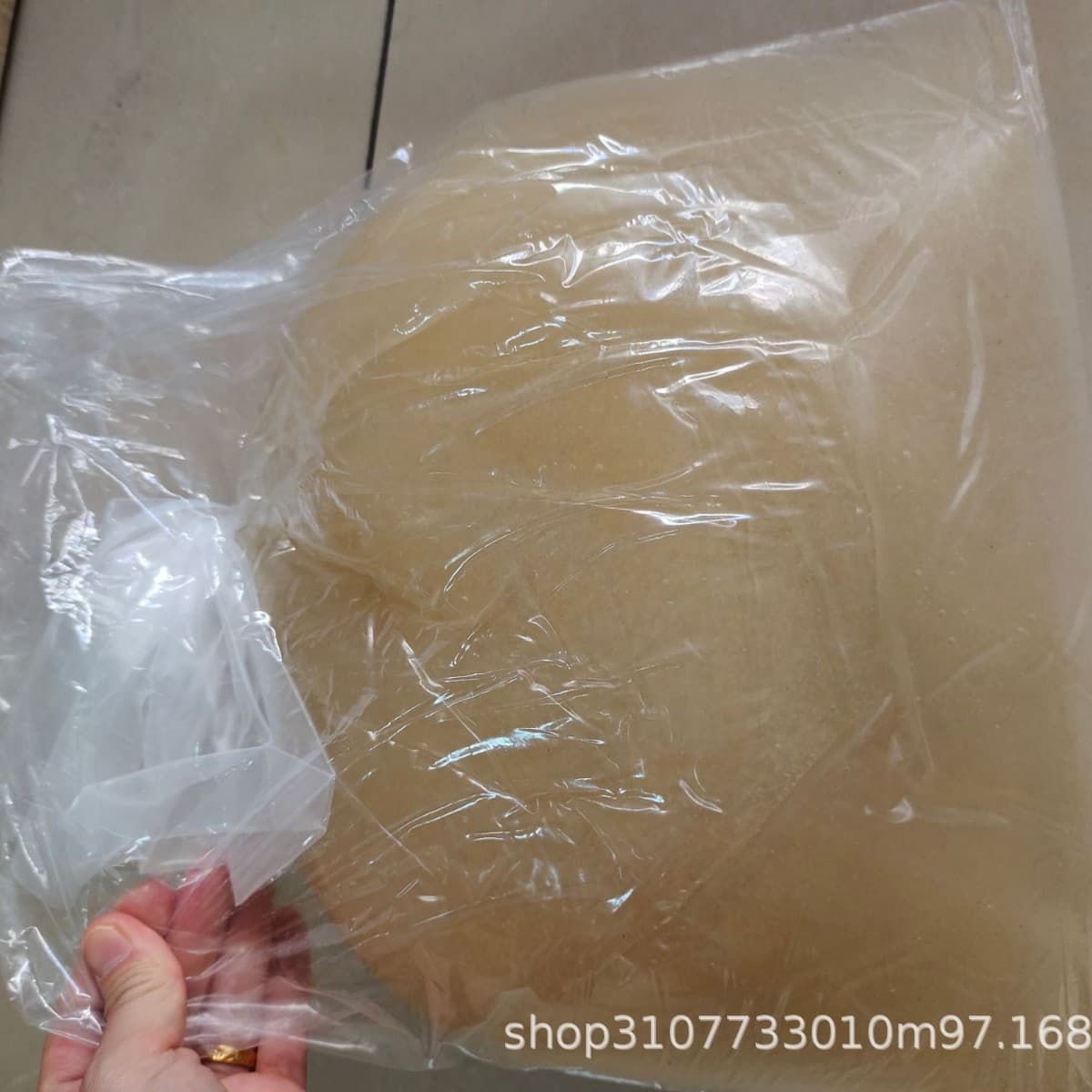 100,000 molecular weight ultra-high viscosity liquid butyl rubber preserves all properties of dry rubber.