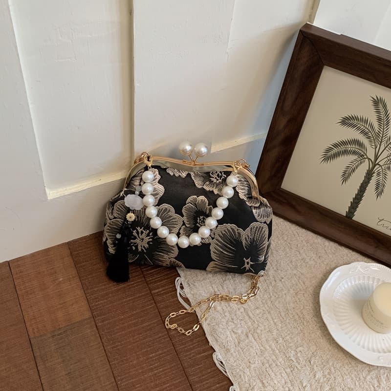 Ethnic Style Embroidered Thread Clasp Bag Women 2025 Summer New Beaded Chain Handbag Casual Shoulder Crossbody Bag