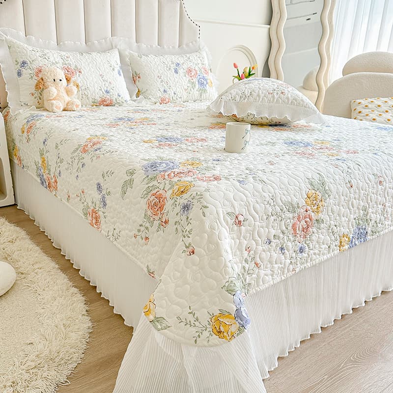 Korean Style Cotton Small Floral Print Quilted Bed Cover Set, Chiffon Quilted Cotton Bed Sheet, Non-Slip Thickened Four-Season Bed Skirt