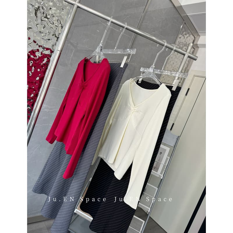 [Juen] Gentle V-neck modified neckline knotted elastic long-sleeved T-shirt slim fit female pure lust style bottoming shirt