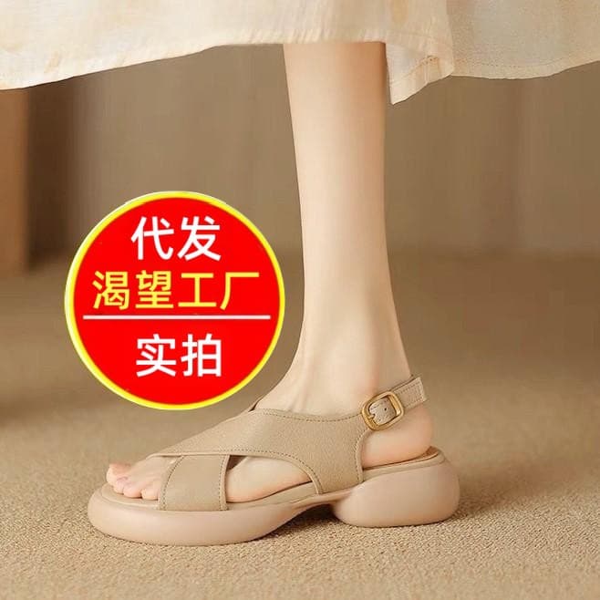 New style simple thick-soled comfortable and breathable women's sandals, fashionable back-strap mom shoes, 2026 summer daily casual