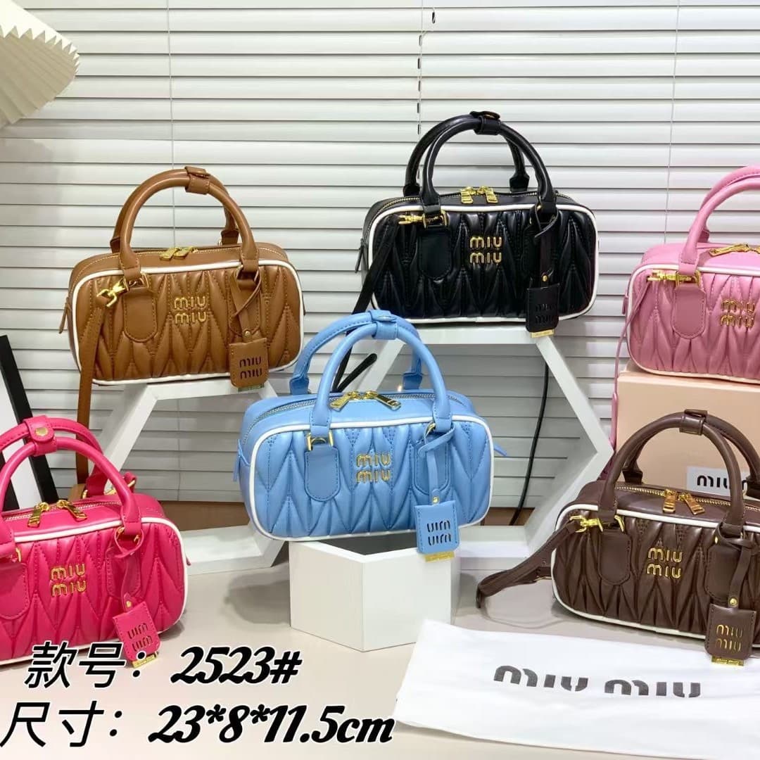 2026 New Miu-style Pleated White-Edge Bowling Bag Vintage Versatile Handheld Boston Shoulder Crossbody Women's Bag Trendy