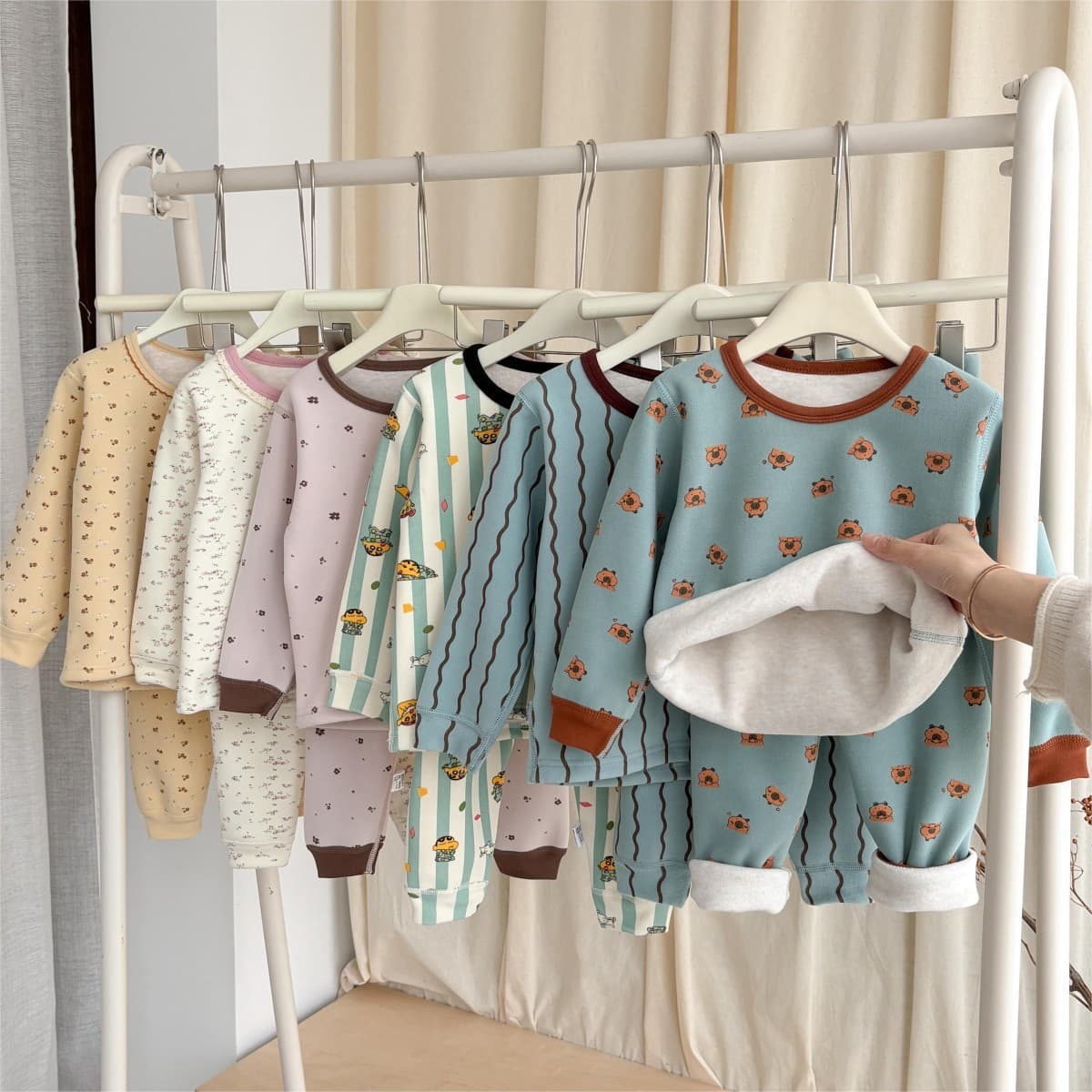 Children's Pajamas Autumn Winter Fleece Thickened Thermal Underwear Set Boys Baby Warm Base Layer Girls Wool Silk Set