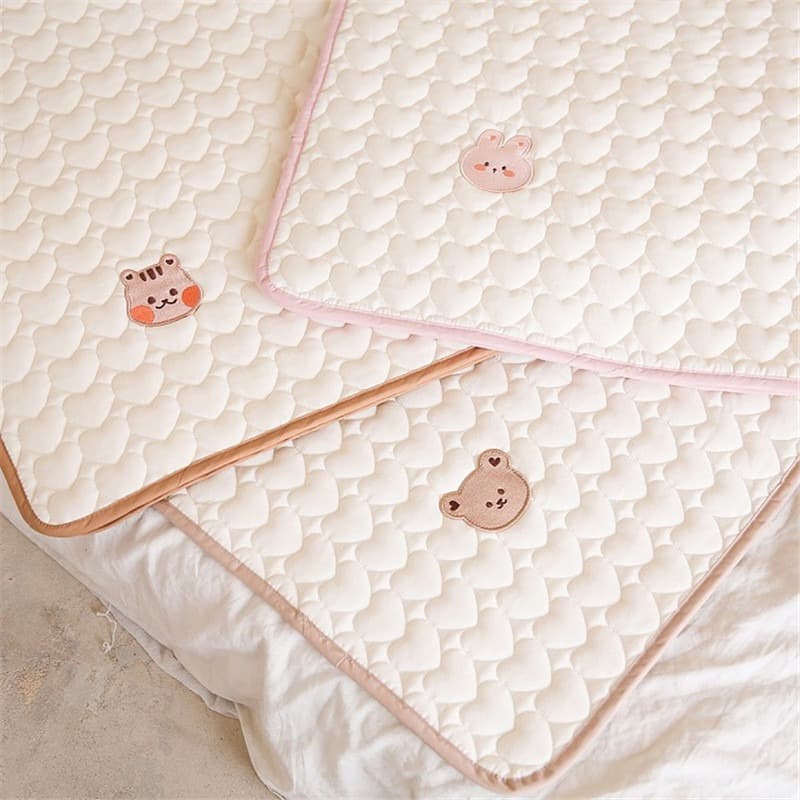 CPC Embroidery Diaper Changing Pad with Bear and Rabbit Cute Pattern, Baby Seat Cushion, Waterproof