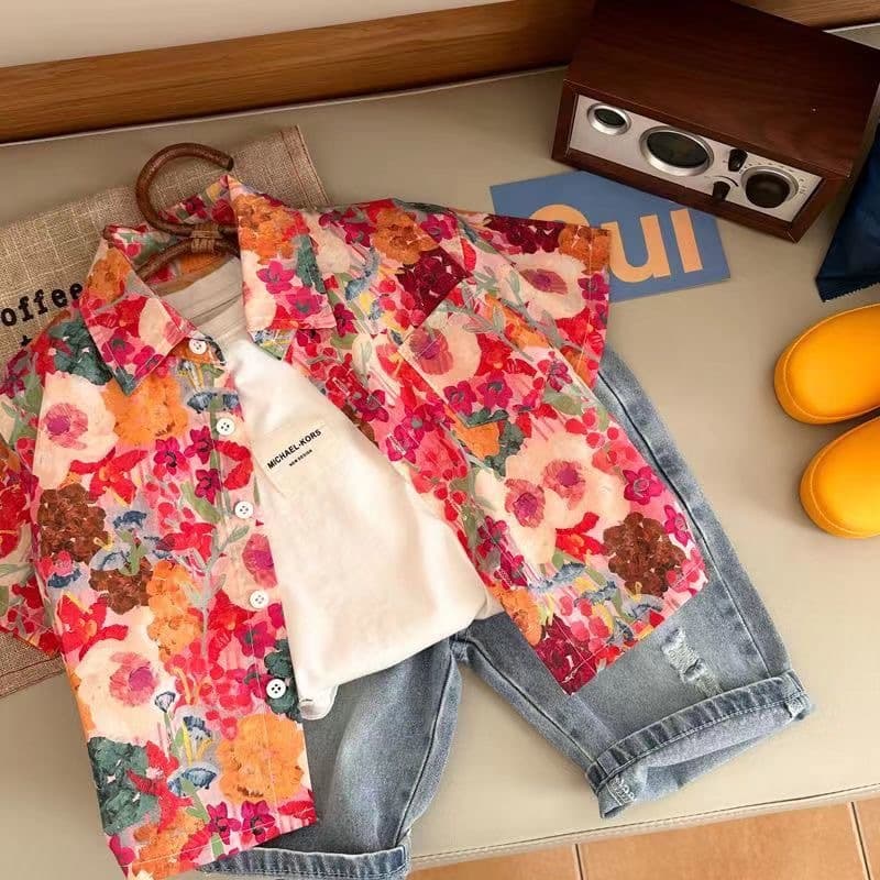 Boys 2025 cool summer new short-sleeved shirts for children Korean style beach flower shirts baby fashionable children's clothing trend