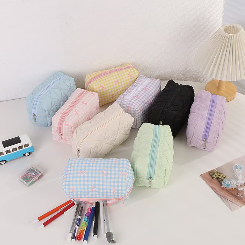 Xiaohongshu's same pencil case niche simple lightweight stationery box high-value storage large-capacity pencil case