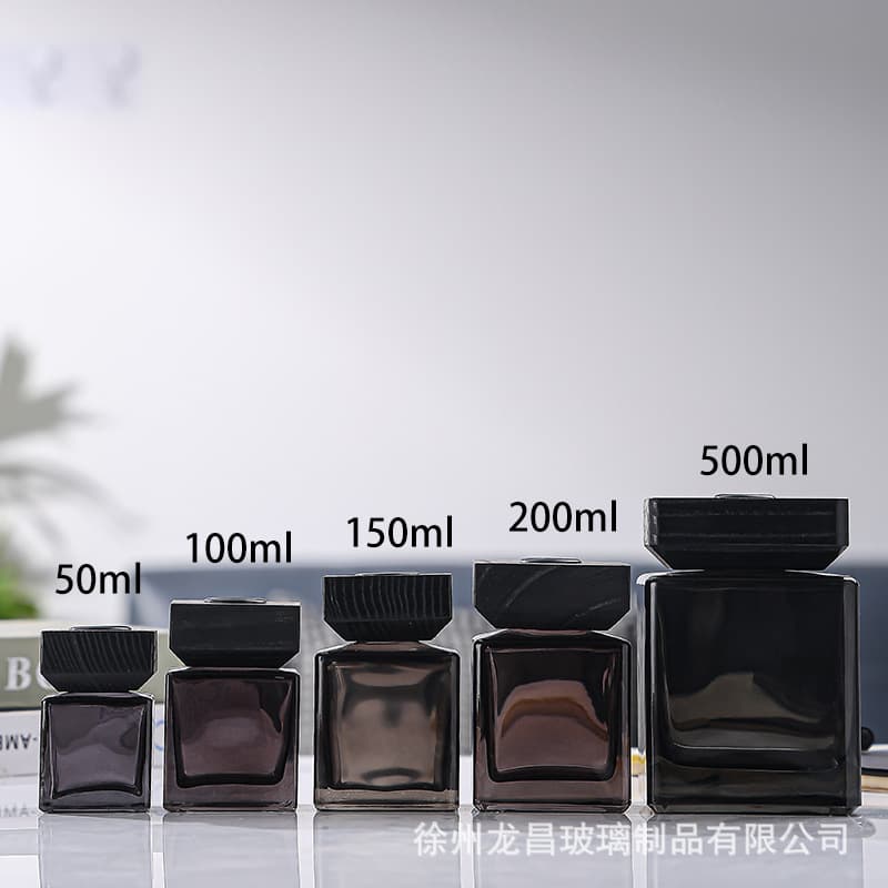 New Aromatherapy Bottle Empty Bottle High-Looking Home Furnishings Toilet Deodorizing Black Square Wooden Cover Glass Aromatherapy Square Bottle