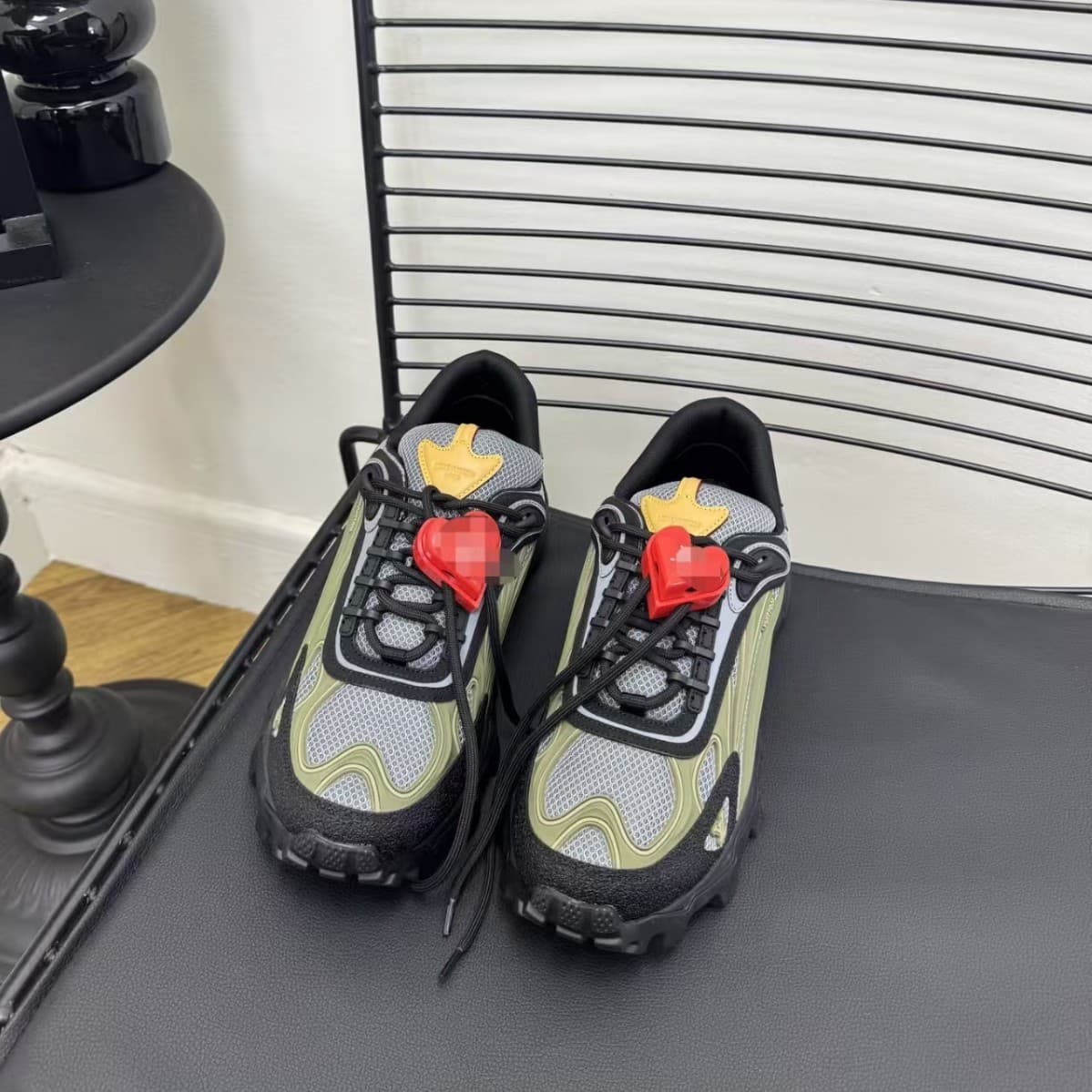 Lv Outdoor Casual Genuine Leather Breathable Thick-Soled Fashionable Color-Blocked Sneakers 2026 New Stylish Round-Toe Sneakers