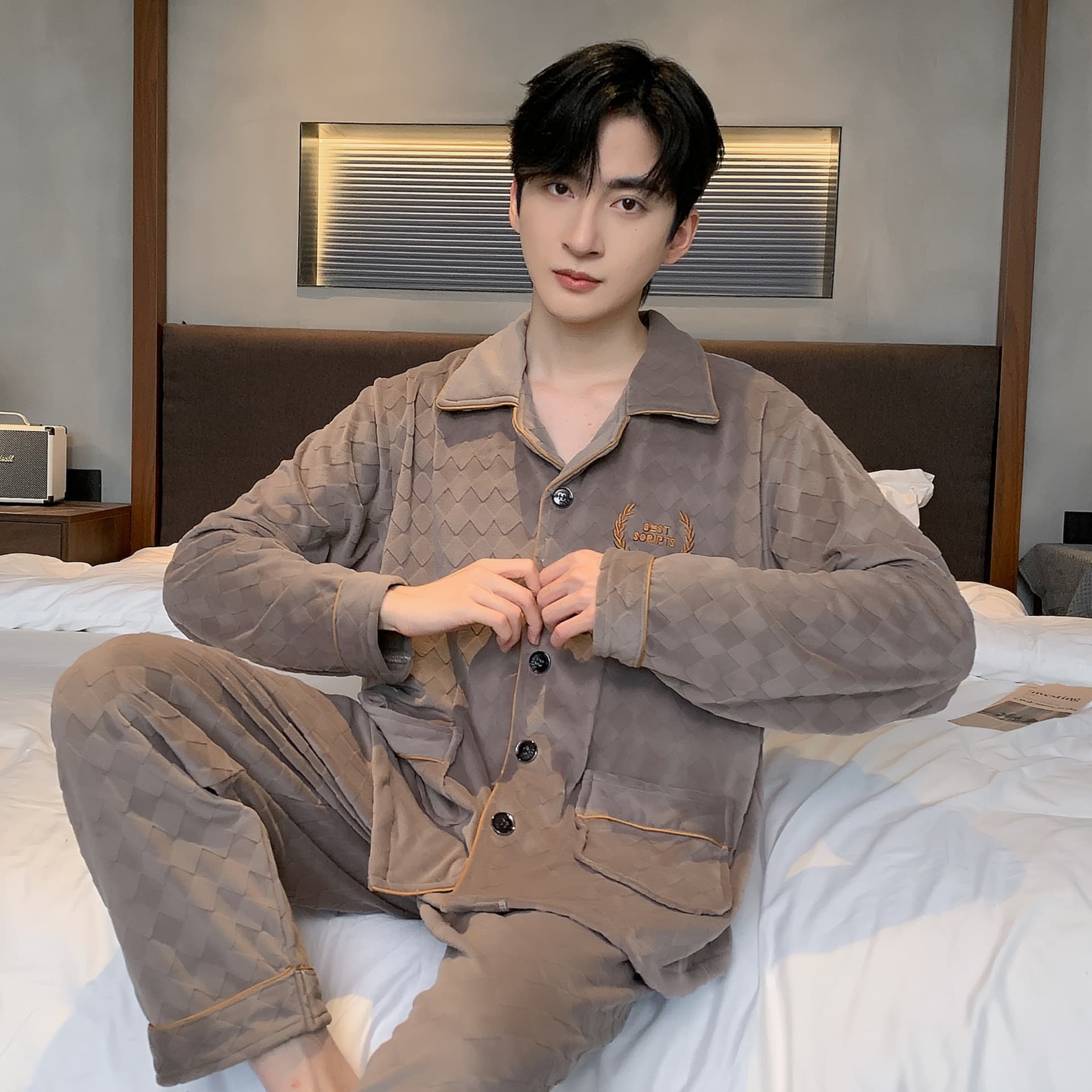 New island velvet pajamas for men in autumn and winter plus velvet to keep warm and loose, coral velvet thin velvet can be worn as home clothes