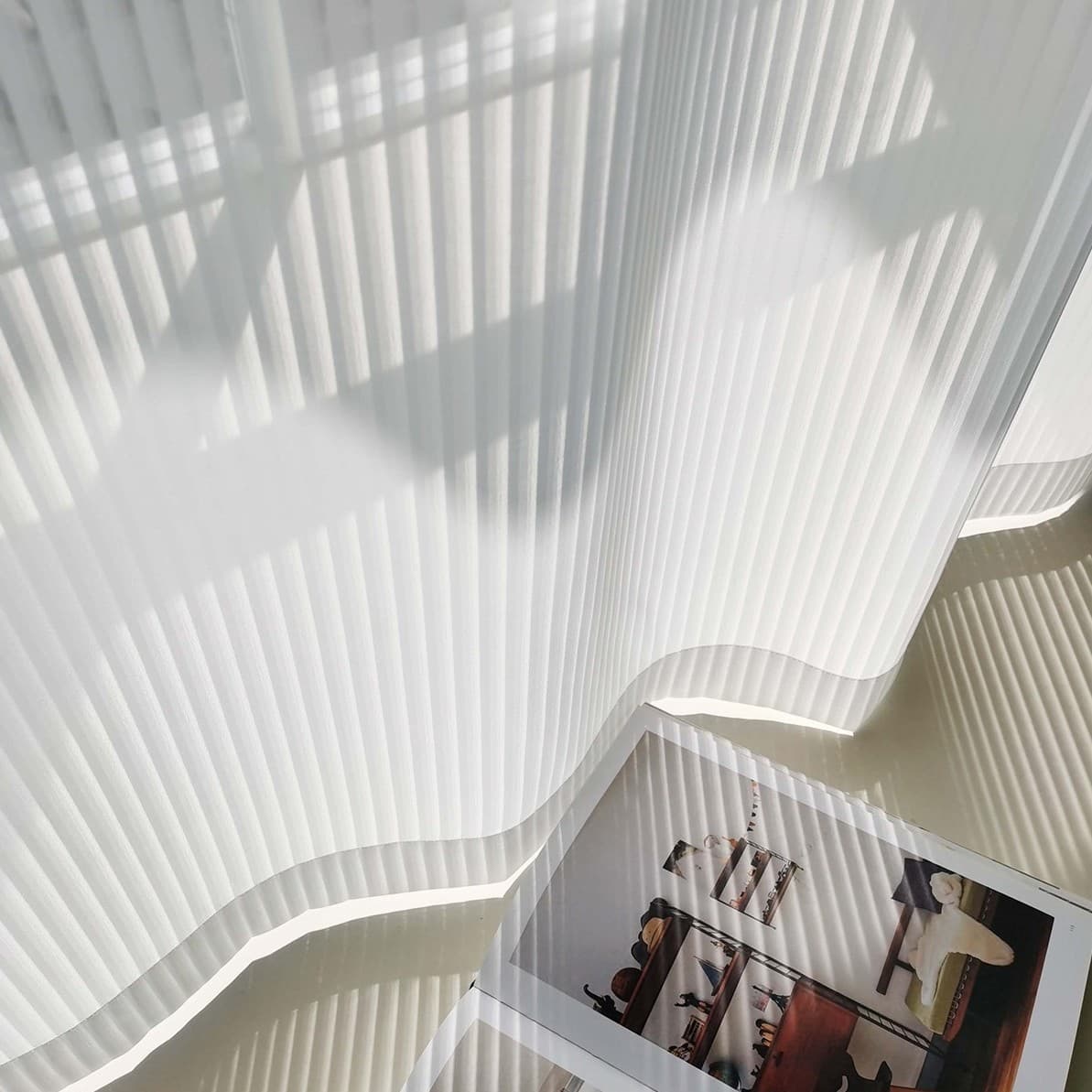 White gauze curtains are light-transmitting and opaque, chiffon gauze living room balcony gauze vertical stripe gauze vertical blinds gauze curtains