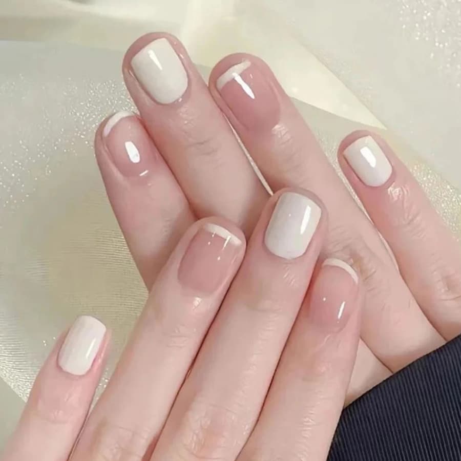 Simple and versatile sweet French cream nude pink fresh short nail art 24 pieces, wearable nail patches
