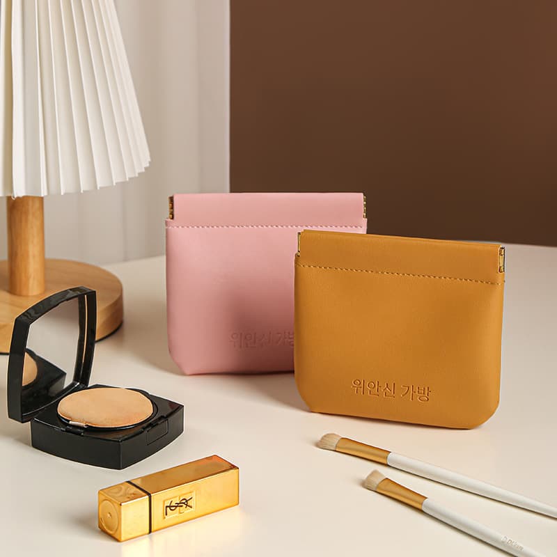 Fashionable Lipstick Bag From An Upper Level Industry Virtual - Women's Handbag Fashion Trend From The Upper Level Industry