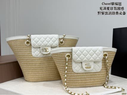 2026 New Straw Bag Xiaoxiangfengxiang Nanny Straw Seaside Vacation Photo Bag Summer Trend