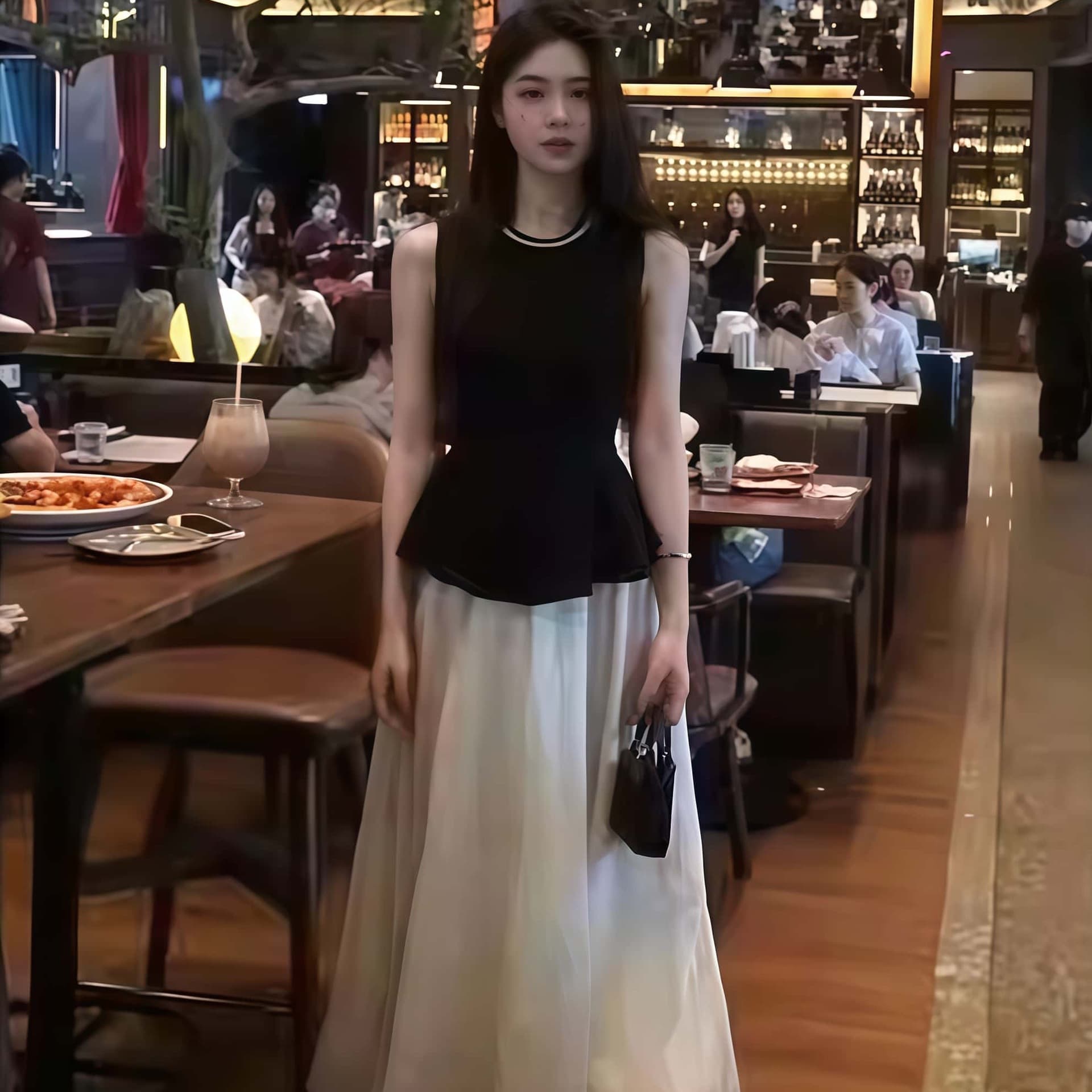 Suit women's Hepburn style heavy beaded top women's 2025 summer new style small fragrance two-piece set