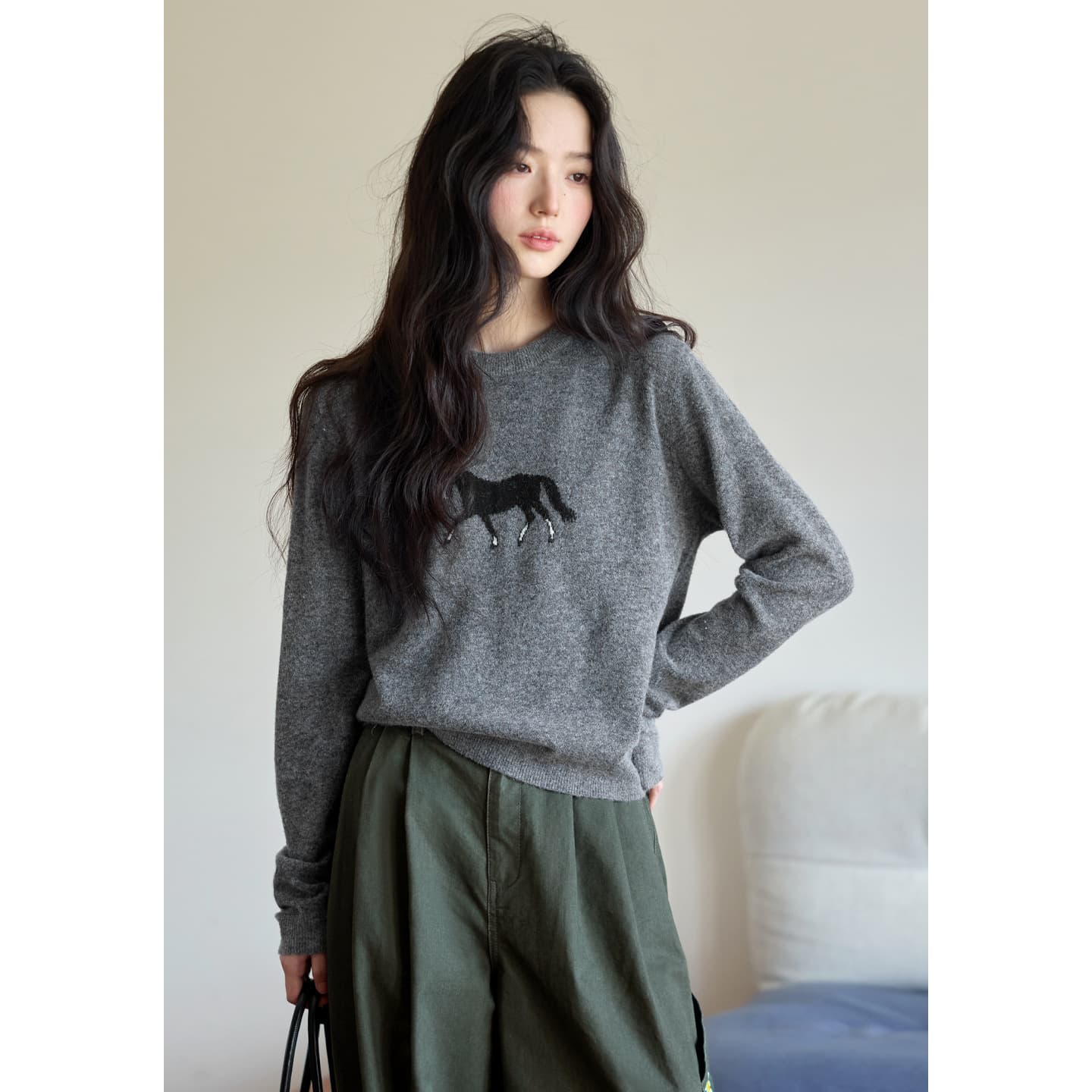 [In Stock] 1313 comfortable soft gray pony jacquard pullover autumn/winter women's short loose knit sweater.