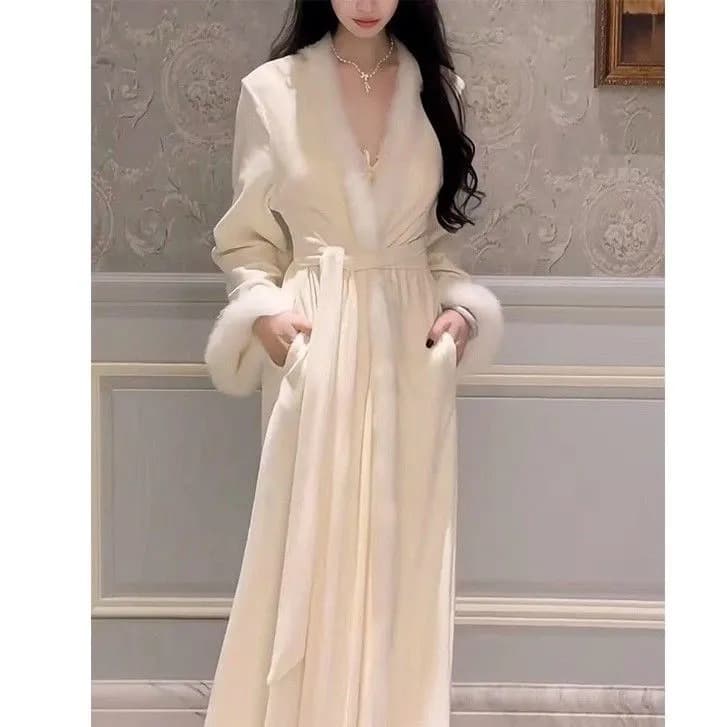 Light luxury nightgown for women in autumn and winter, plush and soft pajamas for women, long, sweet, pure and sexy bathrobe, home wear, winter