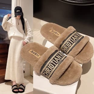 Custom Autumn and Winter One-Strap Black Furry Slippers for Women, Outdoor Wear, High-End Wool Comfortable Lazy Embroidered Slippers