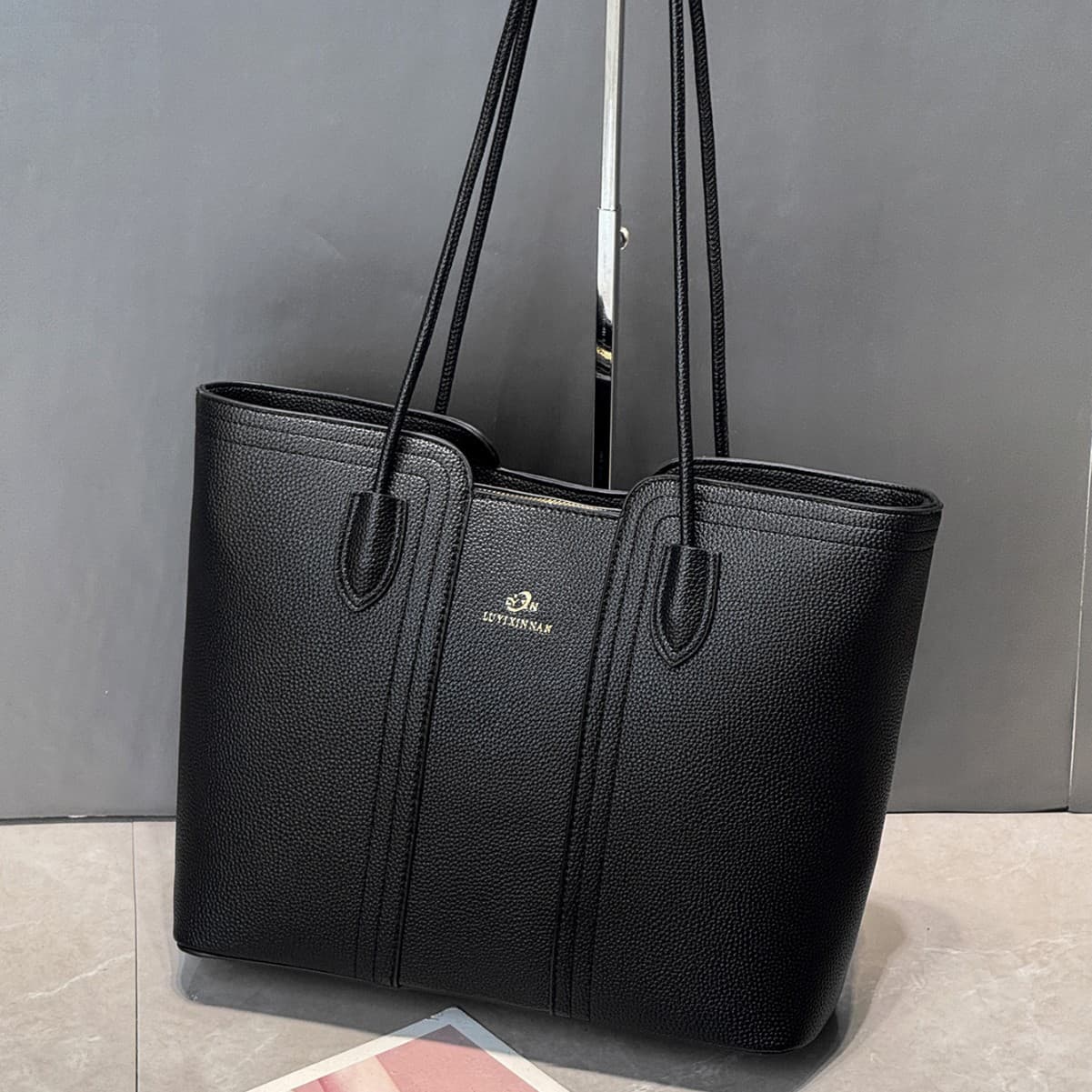Cross-border 2026 new style retro high-quality large-capacity bag women's tote bag commuting versatile shoulder handbag