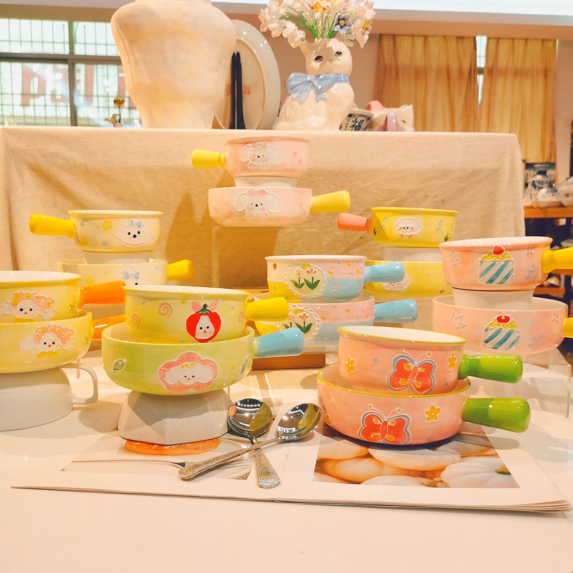 Ceramic Handle Bowl Cute Salad Bowl with Handle Baking Bowl Girl Heart Underglaze Color Breakfast Bowl Children Bowl Baby Food Bowl