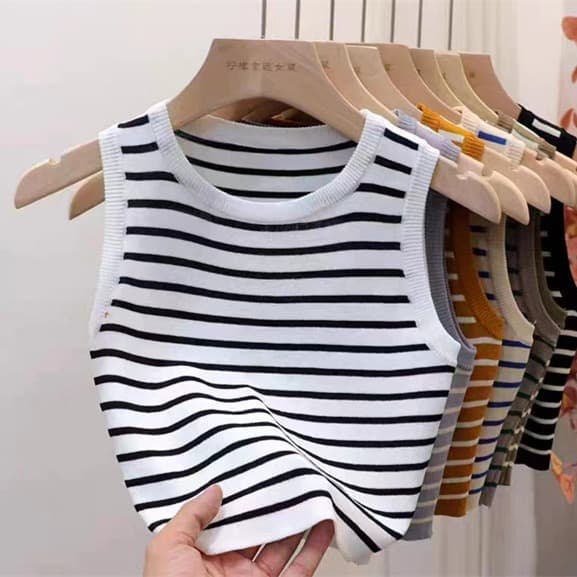 Striped camisole for women, suitable for summer outerwear or inner layer, sleeveless T-shirt style, made of ice silk, short spring knit base layer top.
