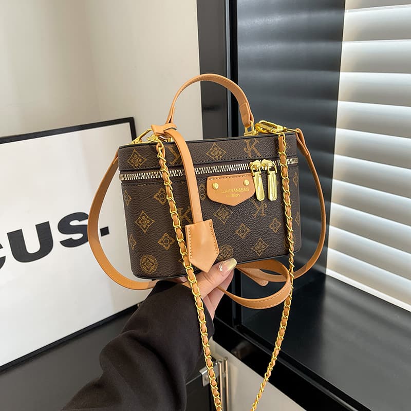 2025 New Korean Style Fashion Vintage Chain Box Bag, High-End Versatile Shoulder Crossbody Bag for Women