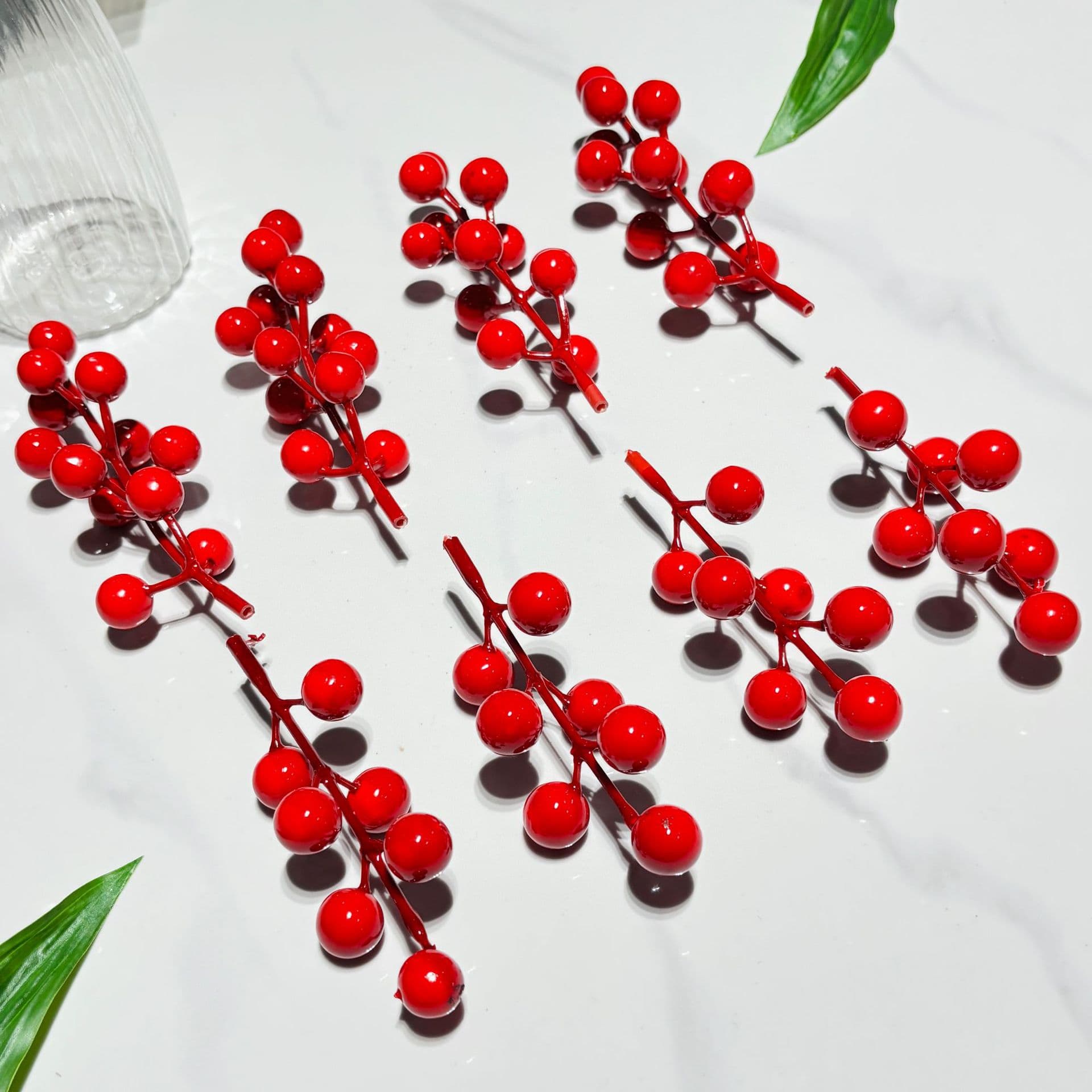 Christmas Artificial 7-Head Red Berry Vine with Red Berries, 12-Branch Holly Berry New Year Decoration, Lucky Berry Factory Wholesale