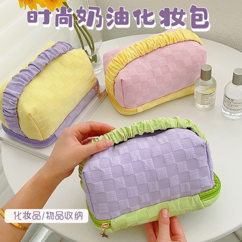 High-looking ins-style butter toast cosmetic bag, portable toiletry storage bag, girly heart-breakingly cute cosmetic bag