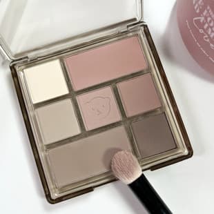 New 7-Color All-Matte Eyeshadow Palette Low-Saturation Earth Tones Multi-Functional Eyeshadow Palette High-Aesthetic All-Face Use
