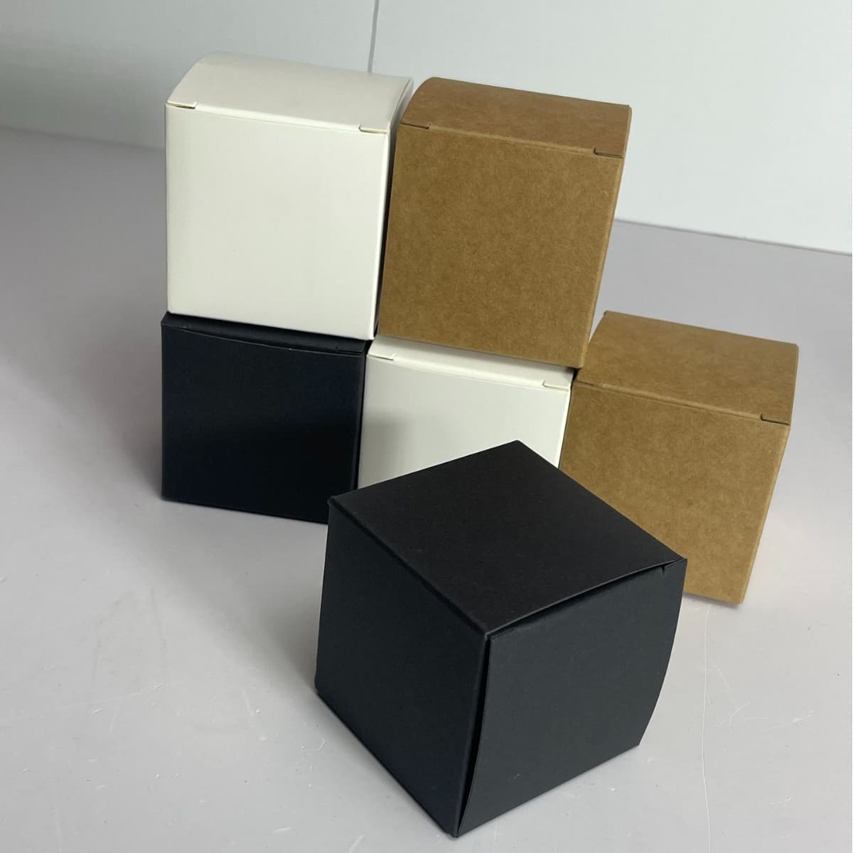 Charger, digital electronics box, hardware accessories, headphone, perfume, gift box customization, American cow black cardboard, white paper box