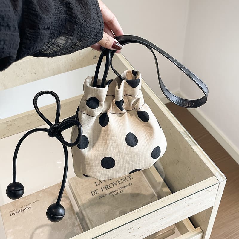 Cross-border foreign trade new fashion polka dot drawstring lucky bag bag niche design bucket bag women's bag single shoulder polka dot versatile bag