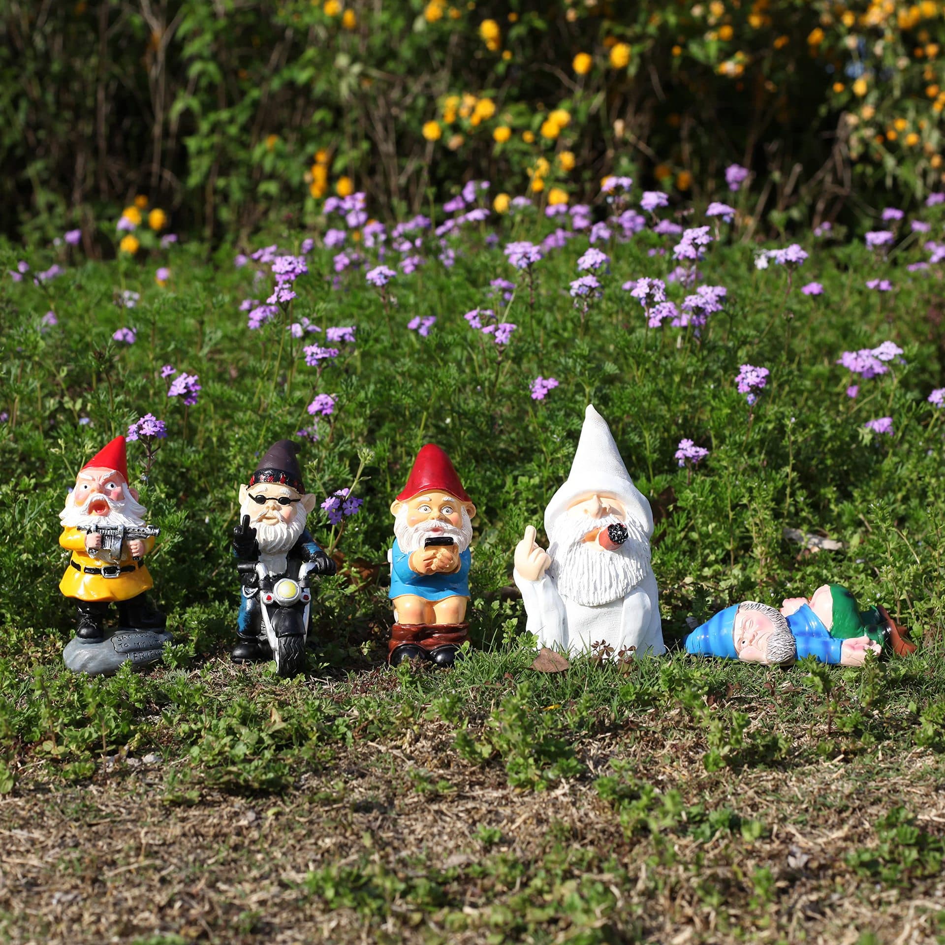 Cross-border Garden Gnome on Toilet Playing Phone Garden Yard Ornament Resin Craft Gnome Decoration