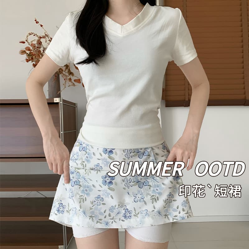 Summer resort style blue floral short skirt for women, new high-waisted slim A-line skirt, versatile and simple hip-hugging skirt