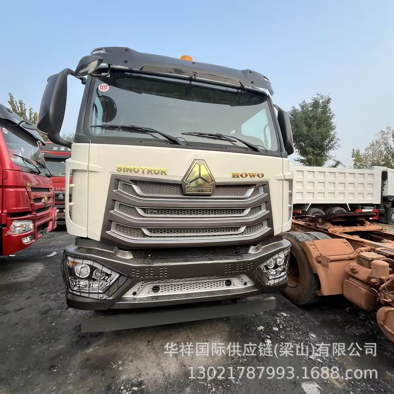 Sinotruk Howo semi-trailer tractor unit, container tractor unit, used Sinotruk tractor trailer unit, available now.