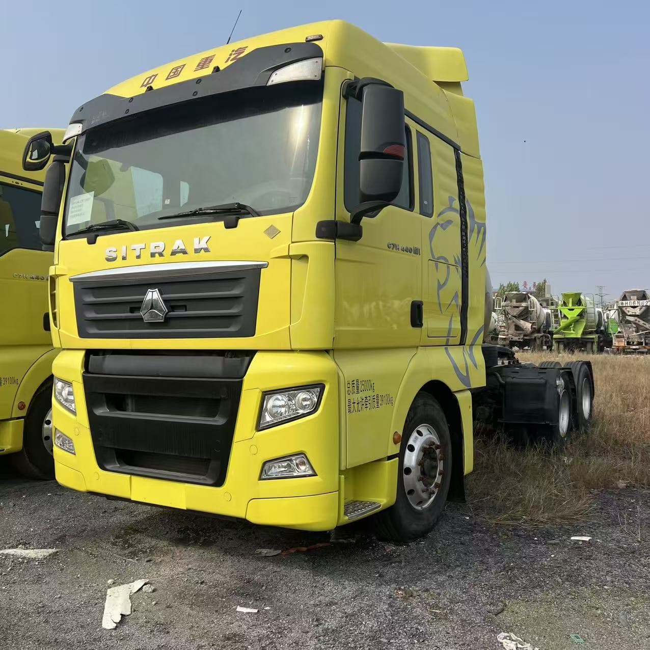 Export Tractor Head Semi-Trailer Truck Head Industrial Transport Tractor Dual-Drive Lightweight Tractor