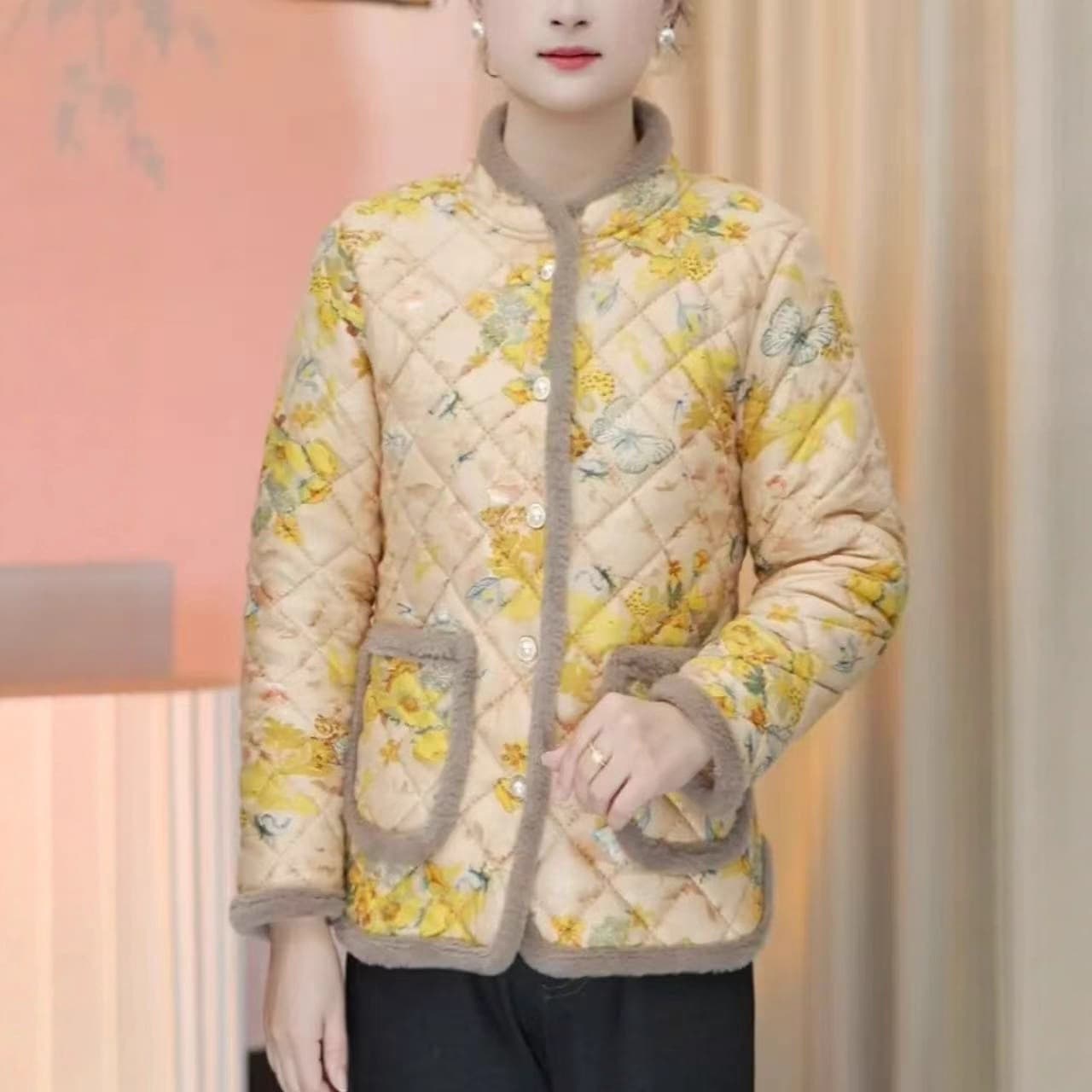 New winter fleece-lined cotton coat for middle-aged and elderly women, thickened floral print coat, fashionable and warm.