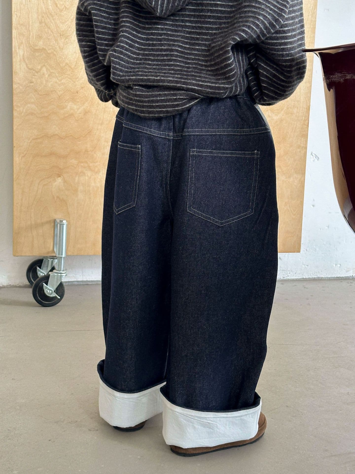 Children's denim jeans, color-blocked trendy casual trousers, 2025 autumn/winter new style, loose fit, fleece-lined and thickened.
