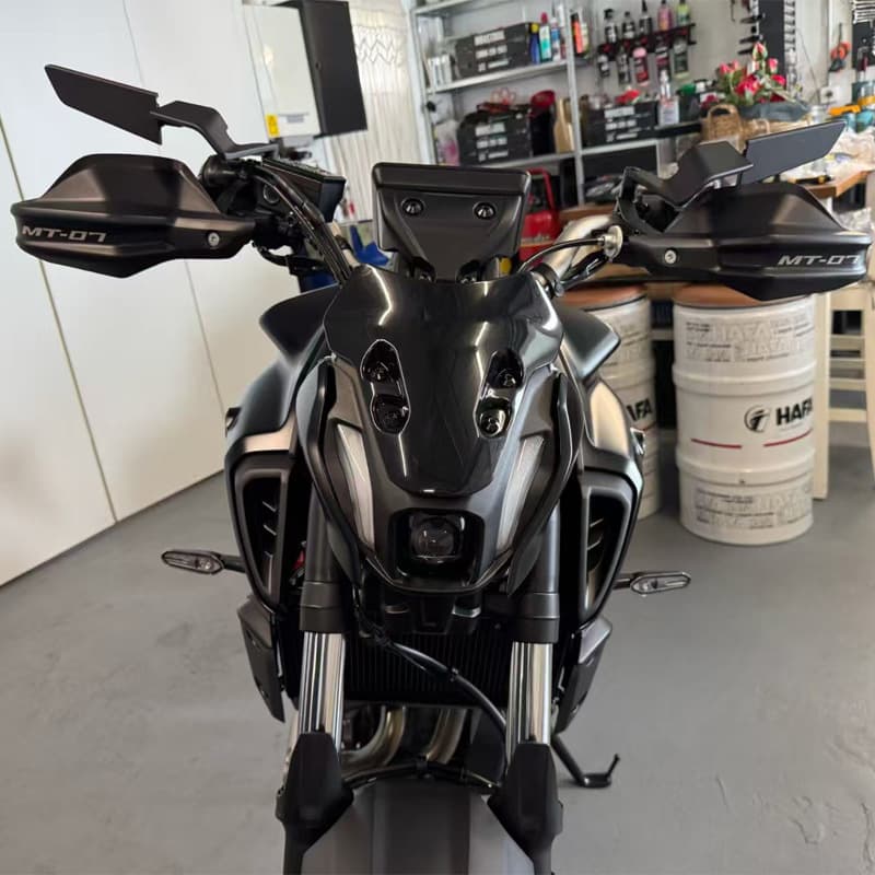 Compatible with Yamaha MT-07 FZ-07 Modified Motorcycle Handguard Protector Windshield Handlebars Windproof Anti-Fall Handguard Accessories