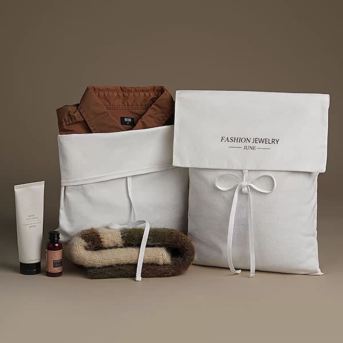 Factory's new storage dust-proof bags for clothing and foldable pouches, cotton packaging bags with optional logo printing.