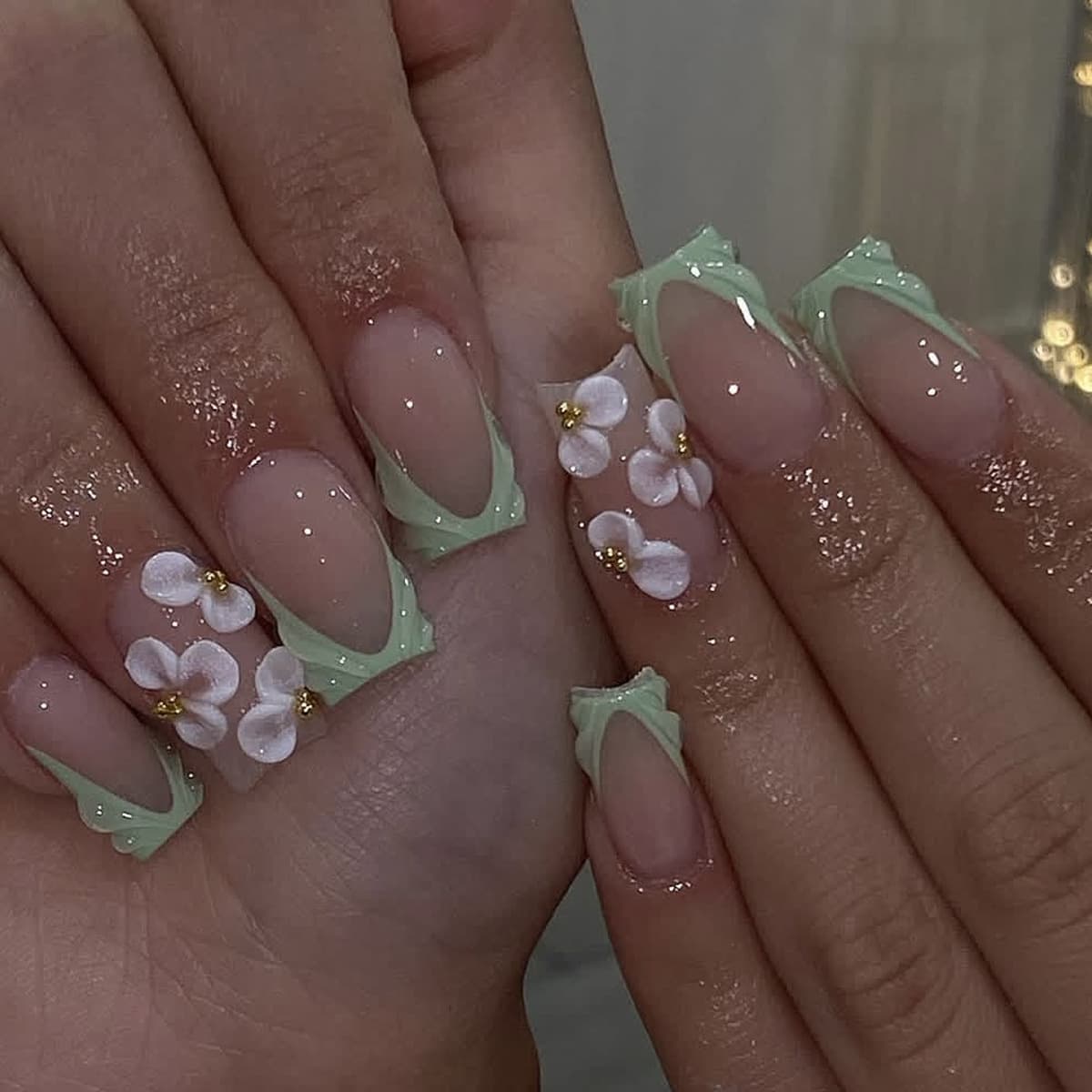 Spring and Summer Wearable Nails: Light Green French Tip with Floral Pattern and Gold Steel Ball Decoration, Removable Fake Nails