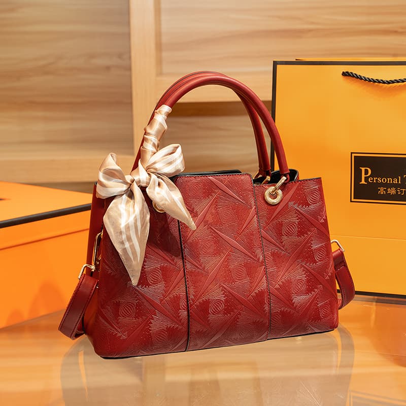 Simple Chinese-Style Mom Handbag 2026 New Trendy Large Capacity Middle-Aged Women's Bag Birthday Gift Bag