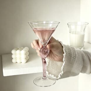 Luxury Ins-Style Pink Glass Wine Glass, Unique Martini Cocktail Glass, Large Wide-Mouth Margarita Mixing Glass