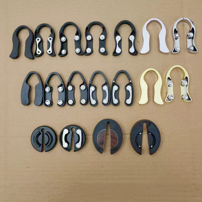 Various Wine Bottle Paper Cutters, Red Wine Bottle Paper Cutters, Different Styles of Pourers