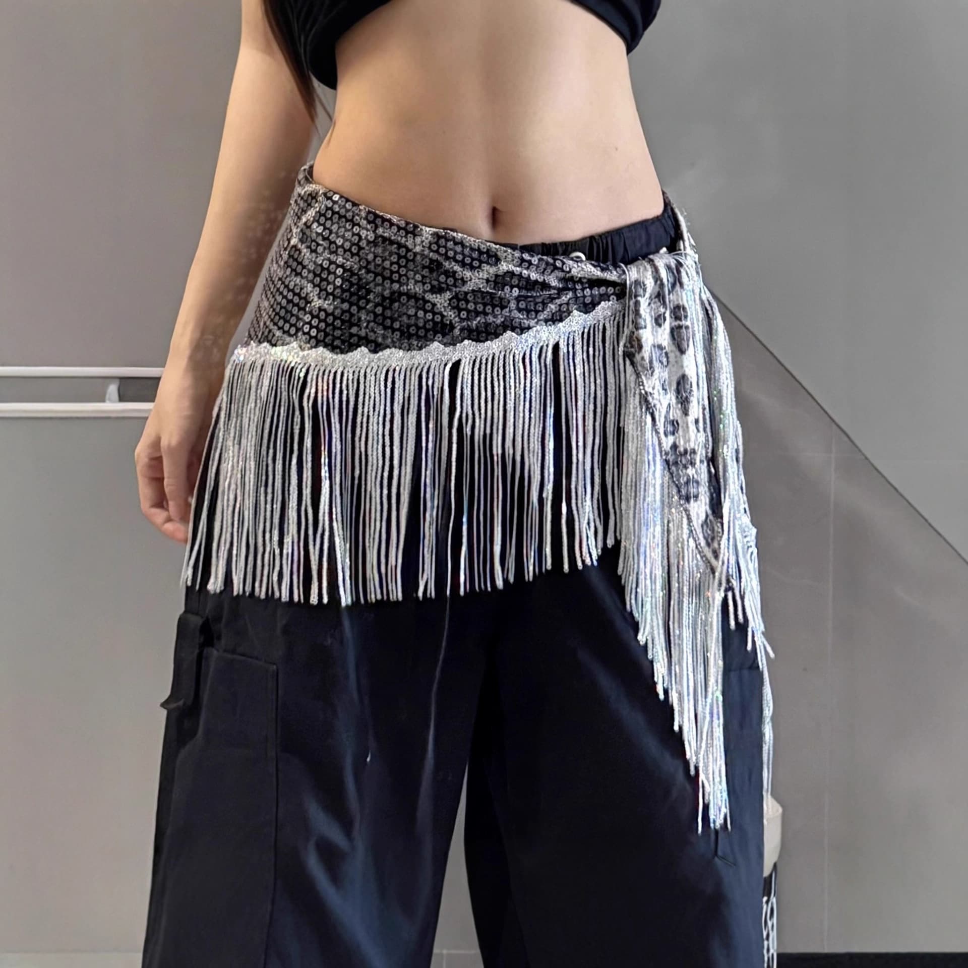 New Jazz Dance Personalized Leopard Print Hip Scarf Street Dance Trendy Brand Sequin Waist Accessory Belly Dance Tassel Hip S